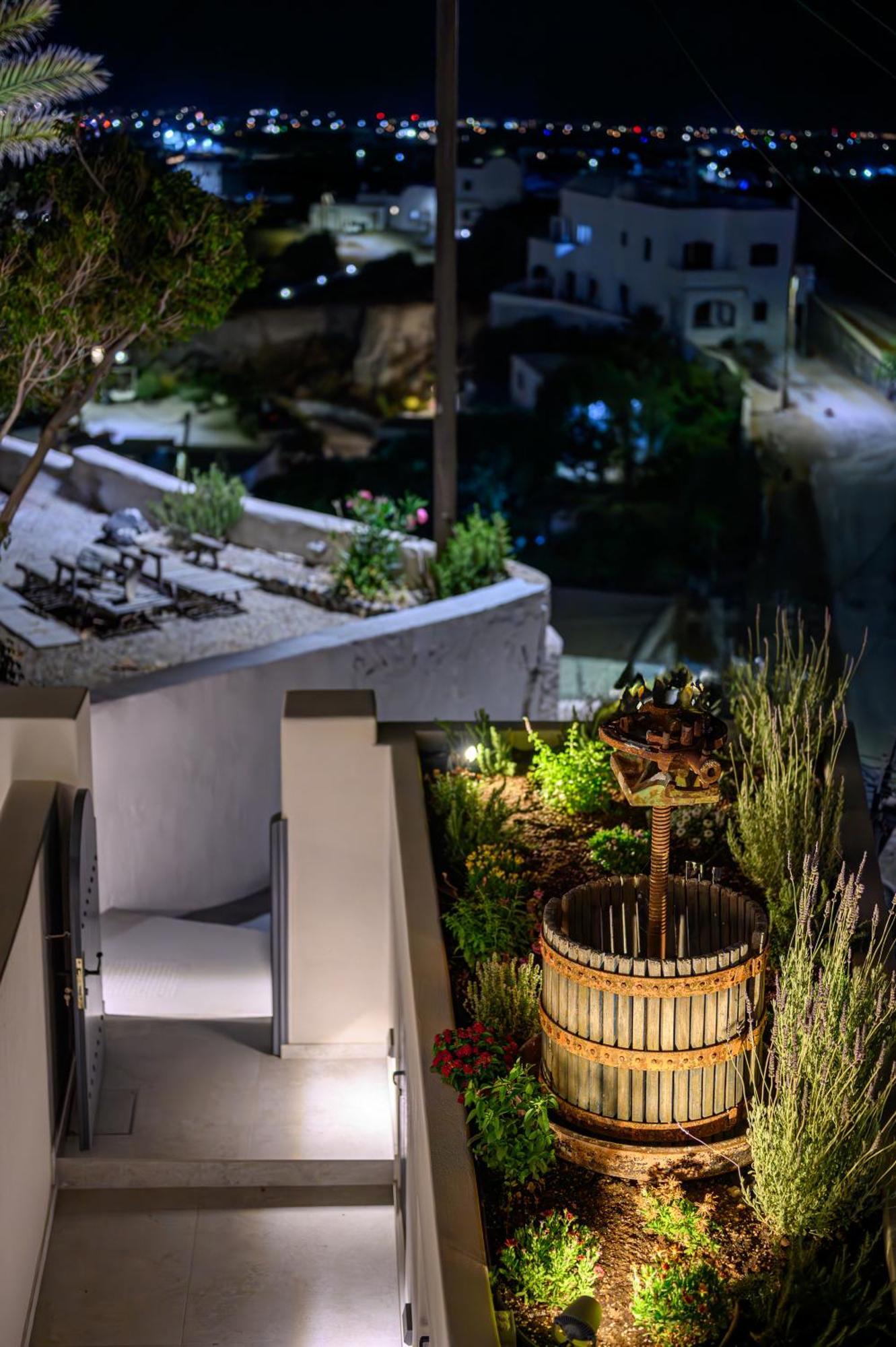 Galaria Serenity Suites Vóthon Esterno foto