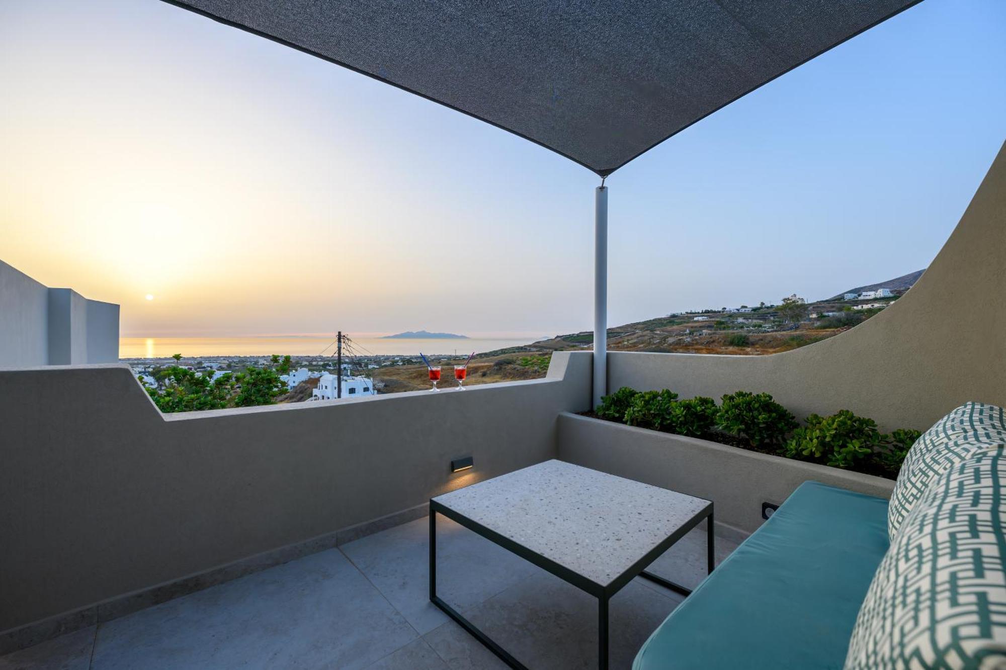 Galaria Serenity Suites Vóthon Esterno foto