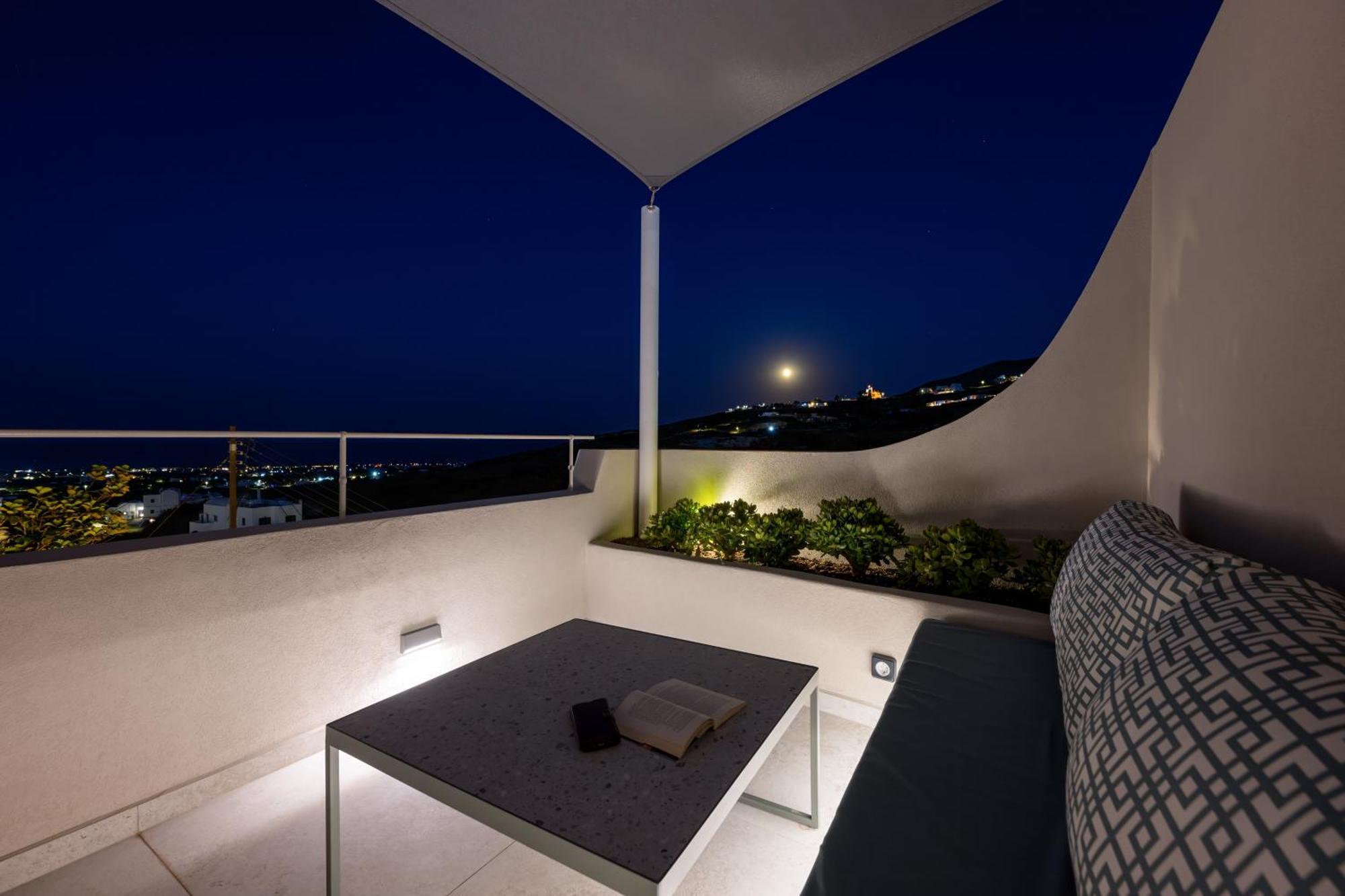Galaria Serenity Suites Vóthon Esterno foto